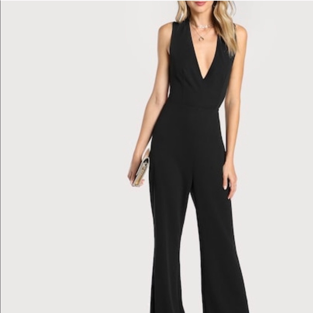 Stunning Dressy ⭐️ Jump Suit with Criss Cross Back - Picture 2 of 8